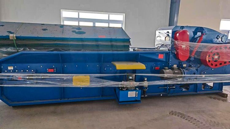 Large industrial chipper | Material processing machine for pallets | robust equipment for recycling wood waste