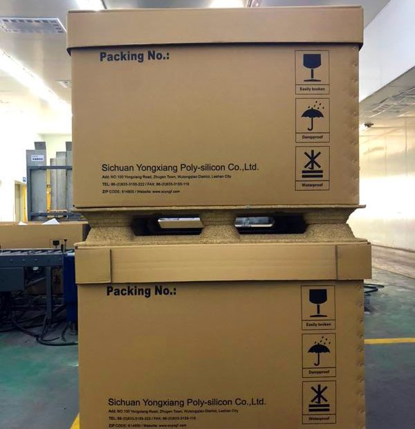 Precision logistics | Poly-silicon boxes on presswood pallet | Stable vertical stacking for sensitive materials