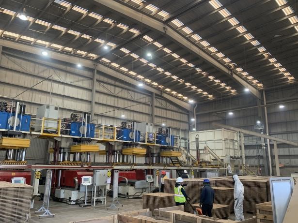 Industrial factory floor | Large scale pallet molding workshop | High-capacity production of sustainable pallets