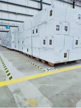 Side view with waterproof coating of pressed wood pallet ID-3023 | Water-resistant material suitable for cold chain storage