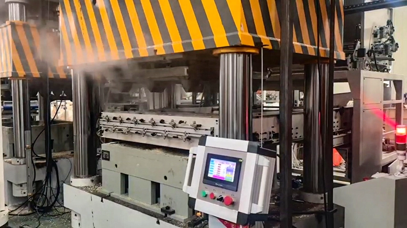 Compressed wood pallet machine PLC control: high-temperature steam release with parameter monitoring on touch screen