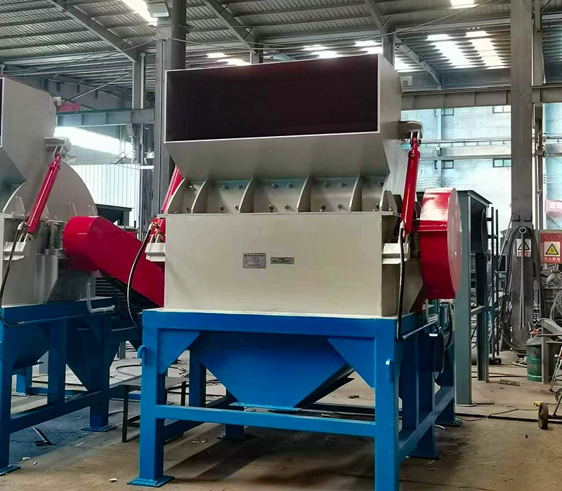 Replaceable Mesh Wood Pulverizer twin units at a pallet recycling line, turning bulky waste into uniform ≤5 mm premium fiber