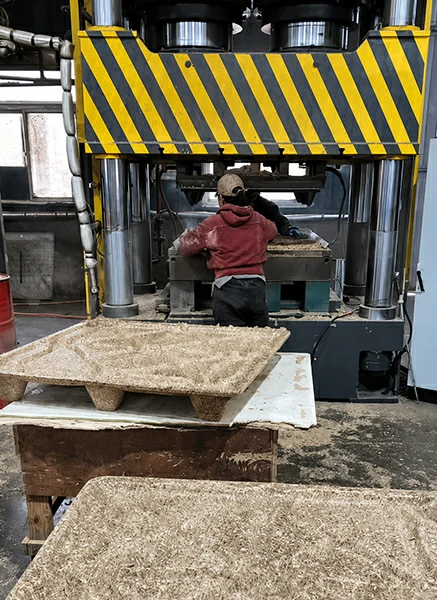 Presswood pallet press machine — Y32 three-beam four-column structure, disassemblable for sea freight