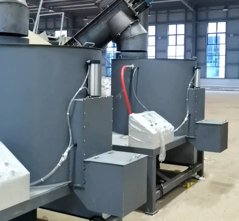 Automated glue mixing and feeding system on a molded pallet production line